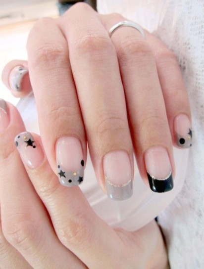 Nail Art Natalizie: Tante Idee per Rendere Uniche le tue Unghie