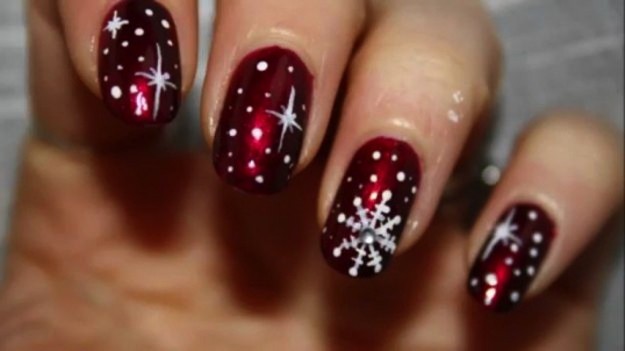Nail Art Natalizie: Tante Idee per Rendere Uniche le tue Unghie