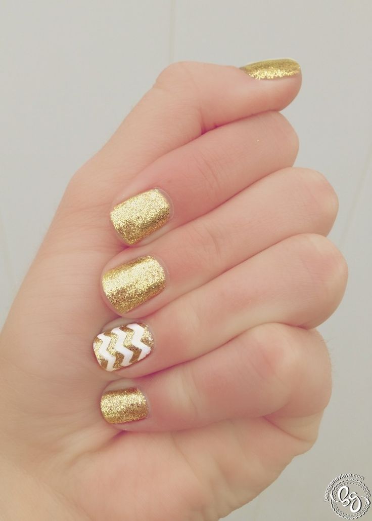 Nail Art Natalizie: Tante Idee per Rendere Uniche le tue Unghie