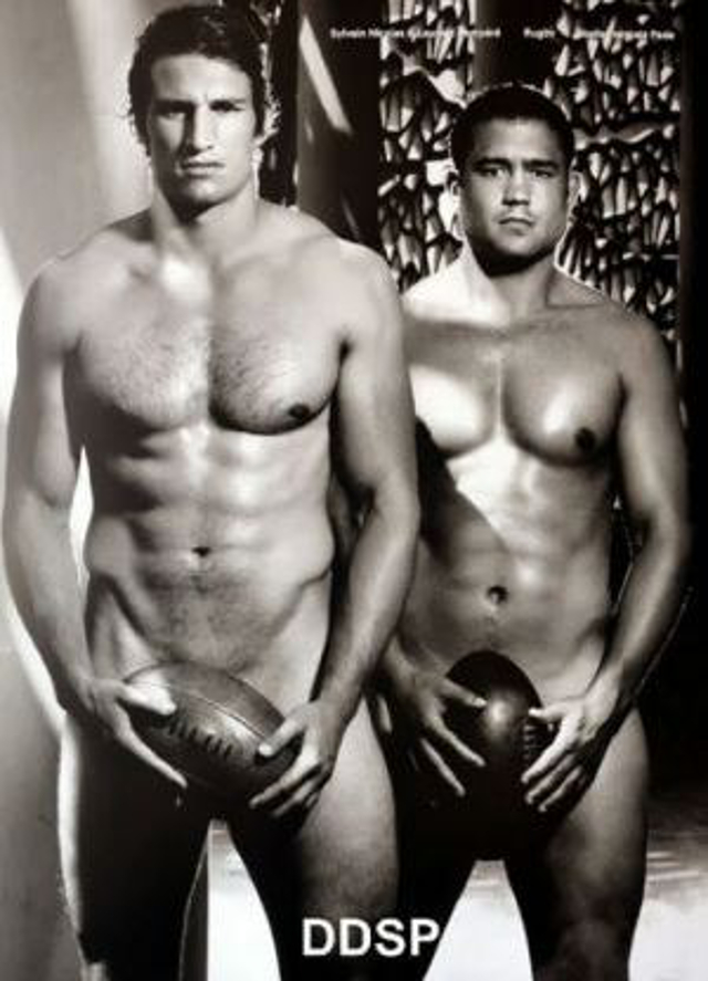 Gli Sportivi Francesi messi a Nudo: il Calendario "Dieux du Stade"