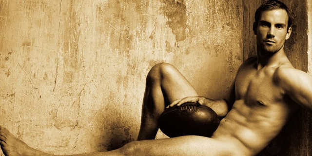 Gli Sportivi Francesi messi a Nudo: il Calendario "Dieux du Stade"