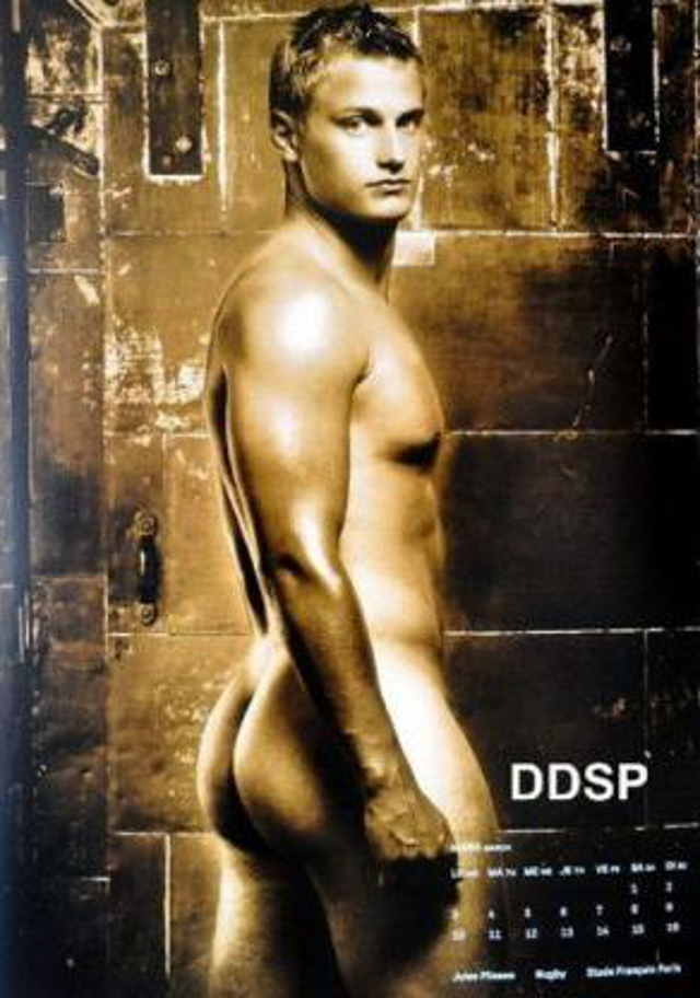 Gli Sportivi Francesi messi a Nudo: il Calendario "Dieux du Stade"