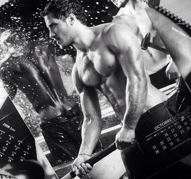 Gli Sportivi Francesi messi a Nudo: il Calendario "Dieux du Stade"