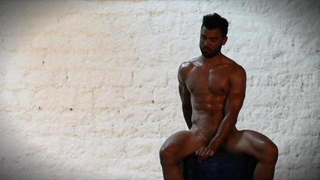 Gli Sportivi Francesi messi a Nudo: il Calendario "Dieux du Stade"