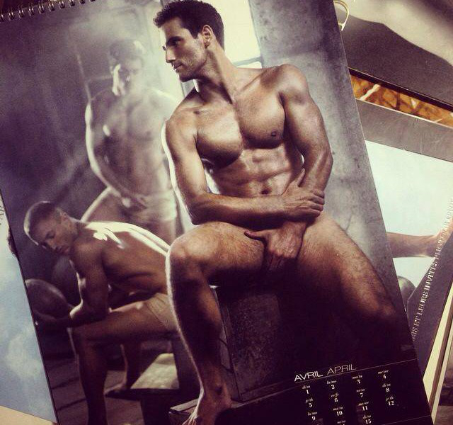 Gli Sportivi Francesi messi a Nudo: il Calendario "Dieux du Stade"