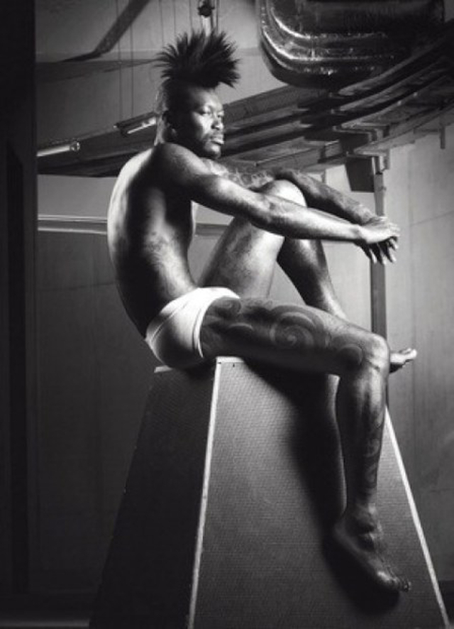 Gli Sportivi Francesi messi a Nudo: il Calendario "Dieux du Stade"