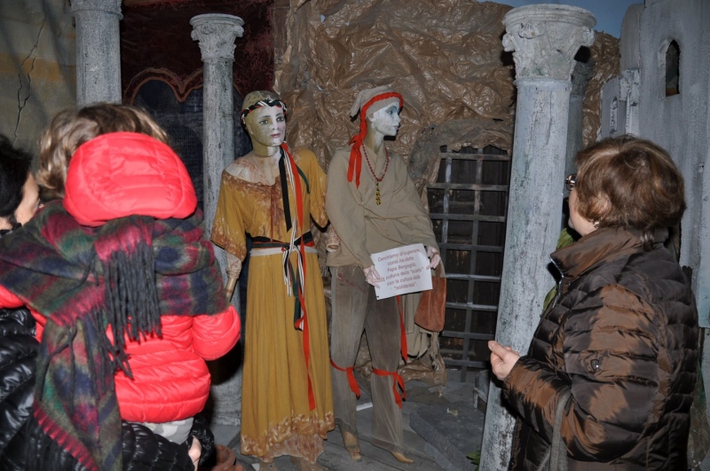 Presepe con Pastori Gay: Le Prime Fotografie