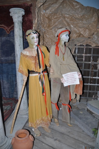 Presepe con Pastori Gay: Le Prime Fotografie Presepe con Pastori Gay: Le Prime Fotografie