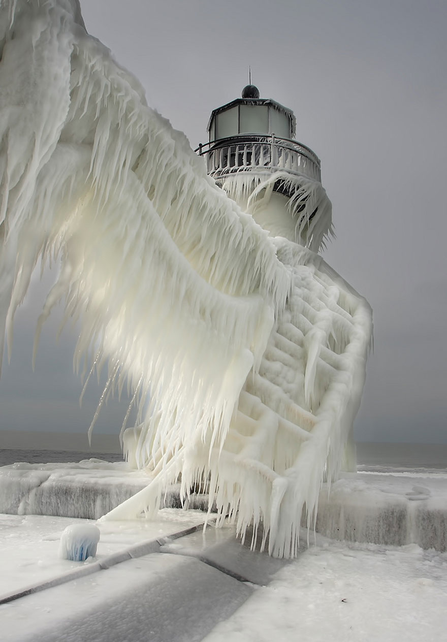 Incredibili Opere d'Arte Naturali di Ghiaccio e Neve