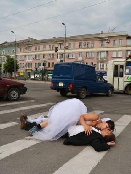 Le Peggiori Foto di Matrimonio Degli Album di Nozze