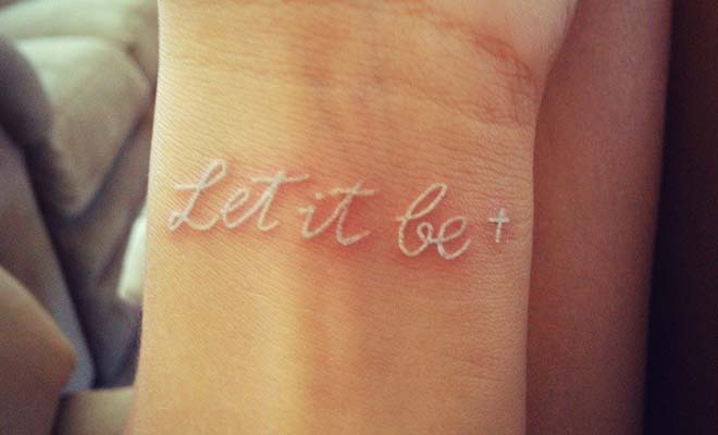 Tatuaggi con Inchiostro Bianco: la Nuova Tendenza per un Look Sensuale!