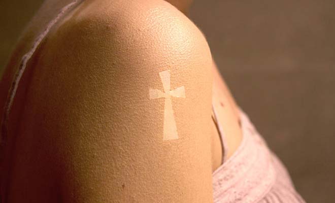 Tatuaggi con Inchiostro Bianco: la Nuova Tendenza per un Look Sensuale!