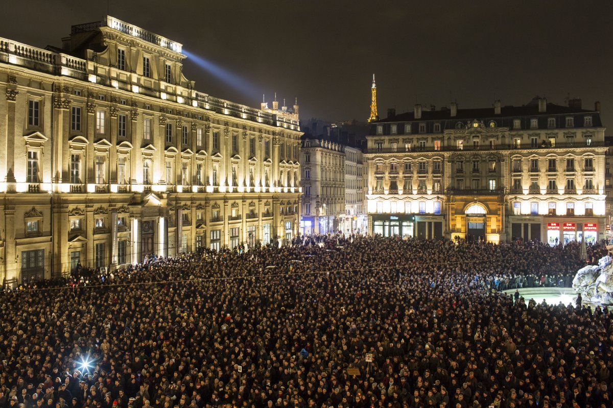 Strage a Parigi nella sede Charlie Hebdo: Ecco le Foto