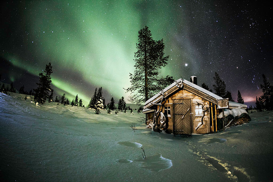 20 Suggestive Case Immerse nei Maestosi Paesaggi Invernali