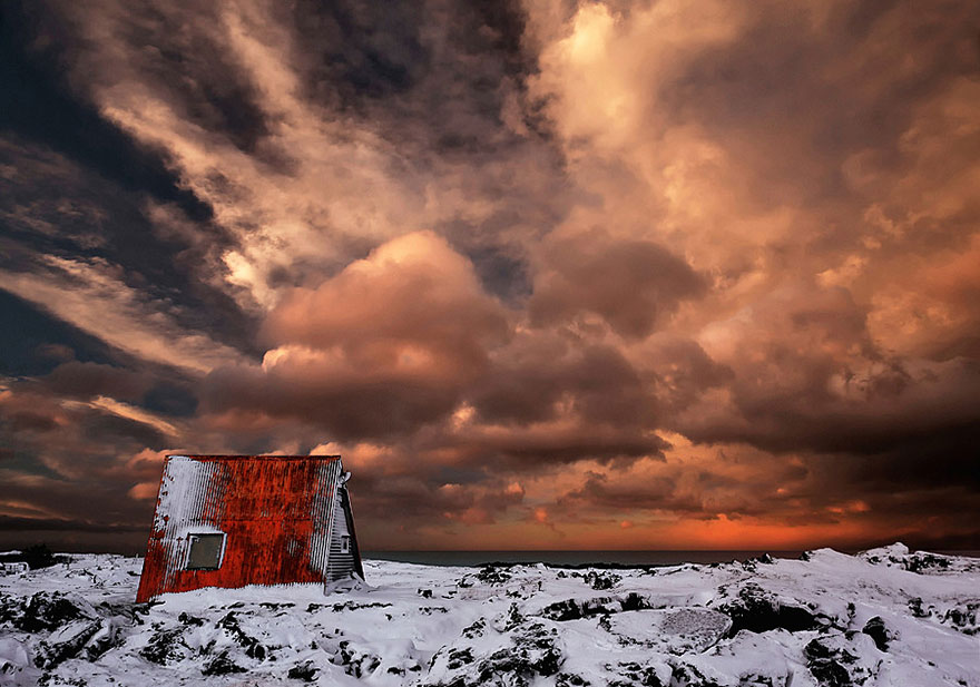 20 Suggestive Case Immerse nei Maestosi Paesaggi Invernali