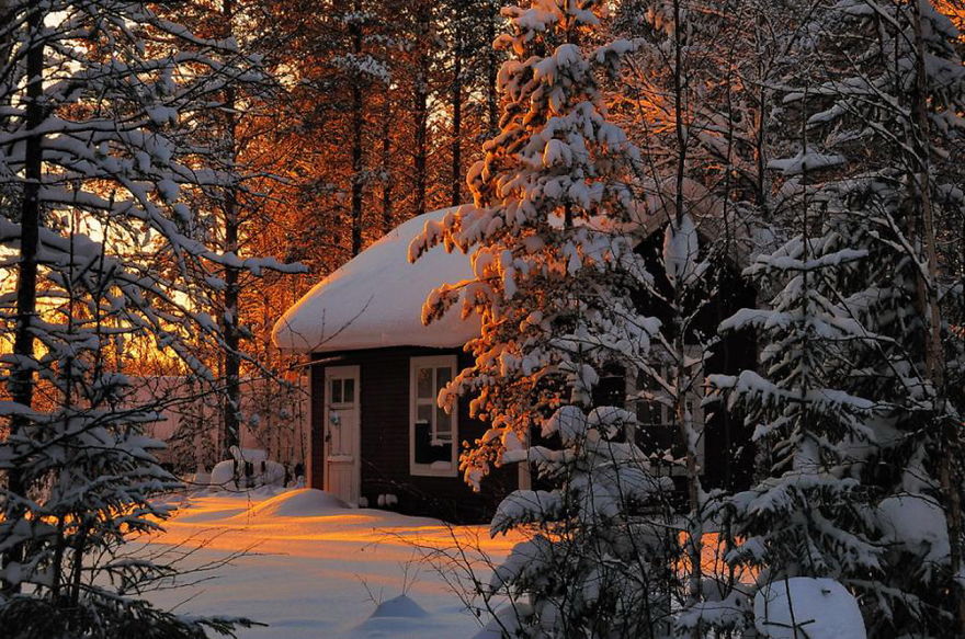 20 Suggestive Case Immerse nei Maestosi Paesaggi Invernali
