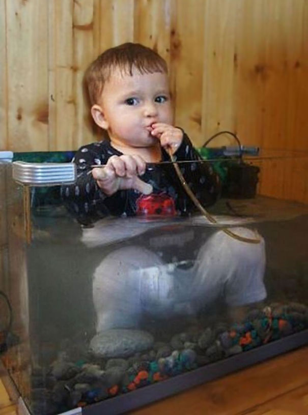 Bambini Che si Comportano Come i Loro Amici a 4 Zampe