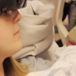 Mamma Ipovedente Vede Per La Prima Volta La Figlia Grazie ad Una Macchina