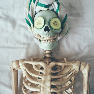 Più Selfie Per Tutti: Omgliterallydead, l'Account Instagram Più Irriverente Più Selfie Per Tutti: Omgliterallydead, l'Account Instagram Più Irriverente