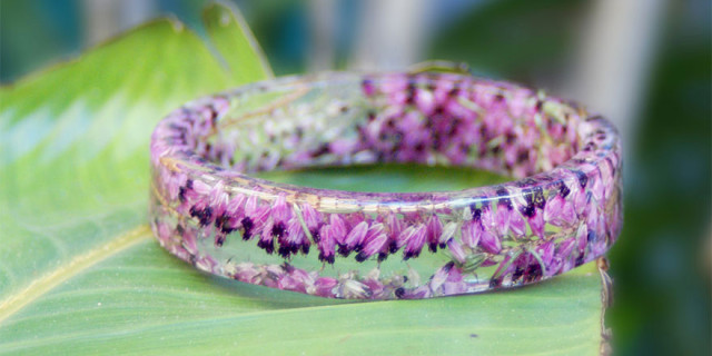 Romantici Braccialetti con Fiori Veri Congelati nel Tempo Romantici Braccialetti con Fiori Veri Congelati nel Tempo