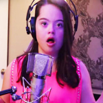 Bambina Down Canta John Legend: "Non esistono barriere per i Sogni!"