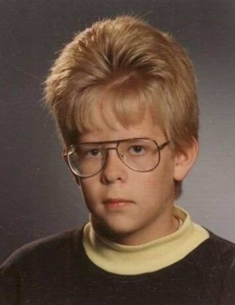 Le Peggiori Foto (e Pettinature) degli Anni '80 e '90 che vi faranno Rabbrividire