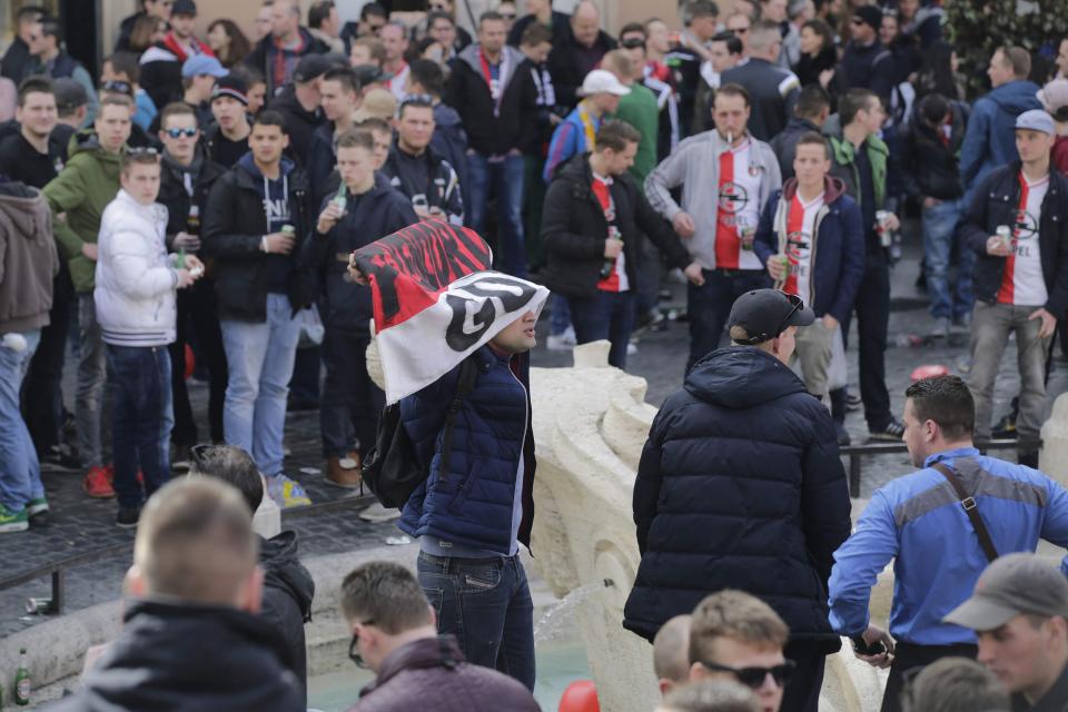 Piazza di Spagna Distrutta dai Tifosi Olandesi