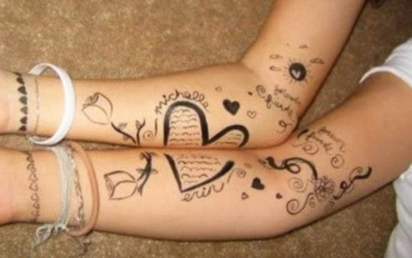 Le Più Belle Idee per Tatuaggi di Coppia da Fare con il Tuo Partner