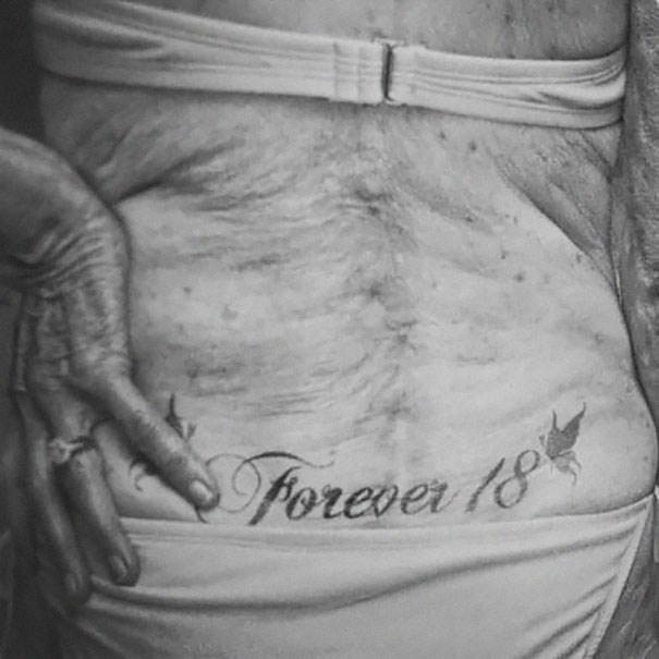 Vi Siete Mai Chiesti Come Saremo da Vecchi con i Tatuaggi?