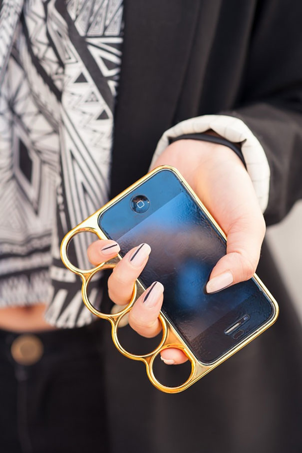 Le Cover per Smartphone Più Strane (e Folli) che Abbiate Mai Visto