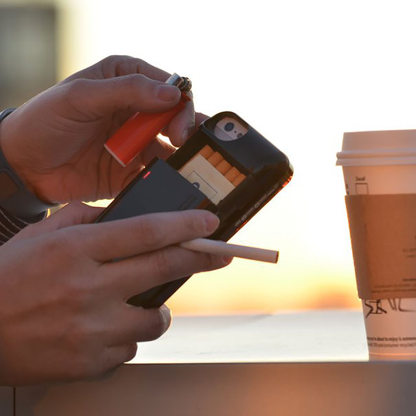 Le Cover per Smartphone Più Strane (e Folli) che Abbiate Mai Visto