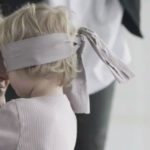 I Bambini Riconoscono le loro Mamme anche se Bendati: un Video Commovente