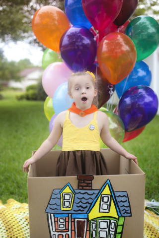Come una Principessa Disney per Superare le Diversità: le Magiche Foto di una Bimba Speciale Come una Principessa Disney per Superare le Diversità: le Magiche Foto di una Bimba Speciale