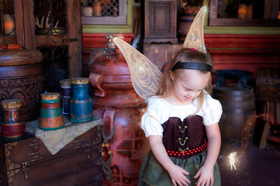 Come una Principessa Disney per Superare le Diversità: le Magiche Foto di una Bimba Speciale