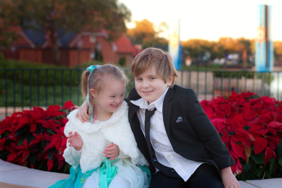 Come una Principessa Disney per Superare le Diversità: le Magiche Foto di una Bimba Speciale