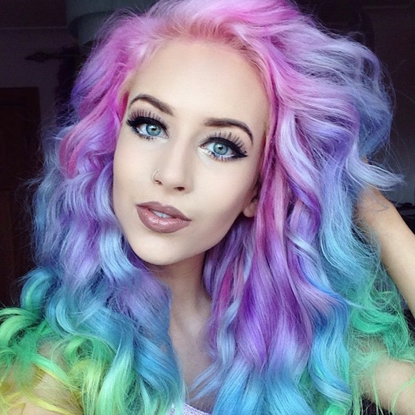 I Capelli si Tingono di Color Pastello: Ecco la Nuova Tendenza dell'Anno