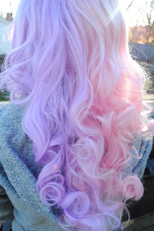 I Capelli si Tingono di Color Pastello: Ecco la Nuova Tendenza dell'Anno