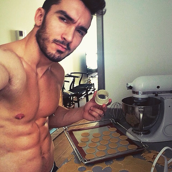 Stasera Cucino io: 17 Uomini Sexy Dietro ai Fornelli