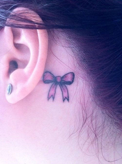 Discreti, Minimal e Sexy: 40 Idee per Tatuaggi dietro l'Orecchio