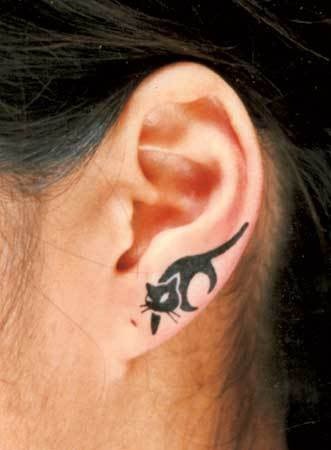 Discreti, Minimal e Sexy: 40 Idee per Tatuaggi dietro l'Orecchio