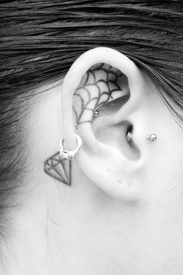 Discreti, Minimal e Sexy: 40 Idee per Tatuaggi dietro l'Orecchio