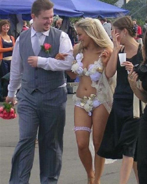 Gli Abiti da Sposa Più Brutti di Sempre che Non Vorreste Mai Indossare