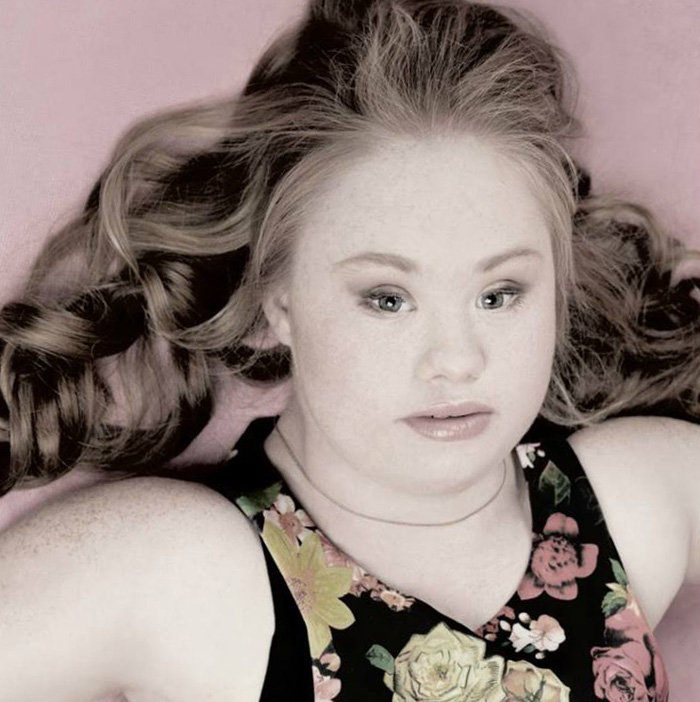 Madeline Stuart, Affetta dalla Sindrome di Down Sogna di Fare la Modella