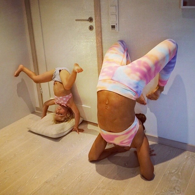 Lo Yoga? Lo Faccio con la Mamma: Ecco le Dolcissime Foto!