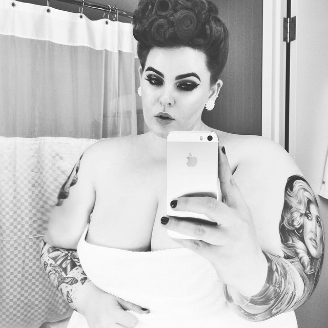 Modella Oversize Lancia una Sfida: "Vi dimostro che la Bellezza è in ogni Dimensione"