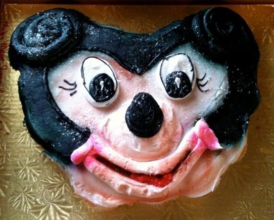 20 Raccapriccanti Torte Disney che vi Faranno Rimpiangere di Compiere gli Anni