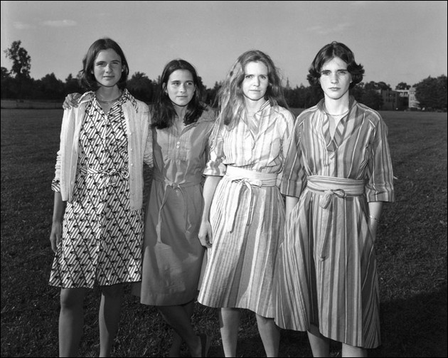 4 Sorelle si fanno Fotografare Ogni Anno per 36 anni: il Risultato è Emozionante