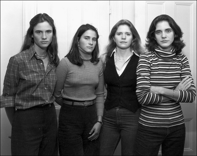 4 Sorelle si fanno Fotografare Ogni Anno per 36 anni: il Risultato è Emozionante