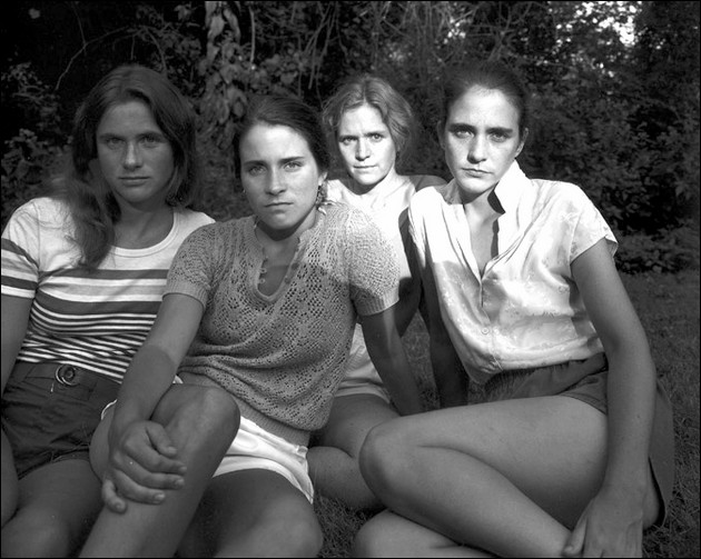 4 Sorelle si fanno Fotografare Ogni Anno per 36 anni: il Risultato è Emozionante