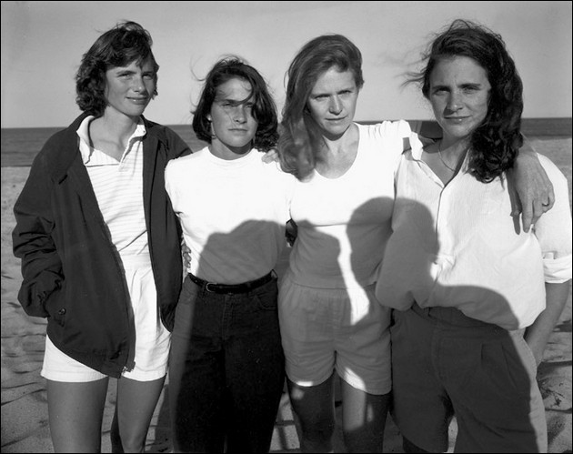 4 Sorelle si fanno Fotografare Ogni Anno per 36 anni: il Risultato è Emozionante